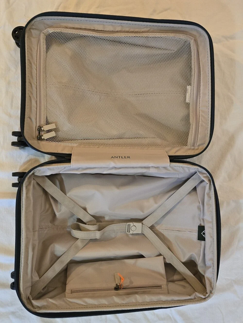 NWT Antler Single Stripe Expandable Carry-on Spinner Antler Green